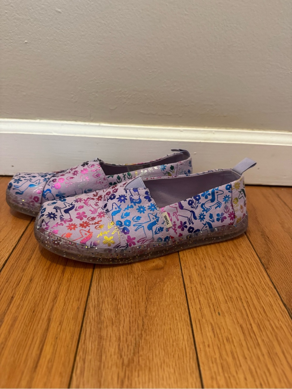 Toms Kids Lavender Slip-On Sneakers with Multicolor Print, Girls Size 3